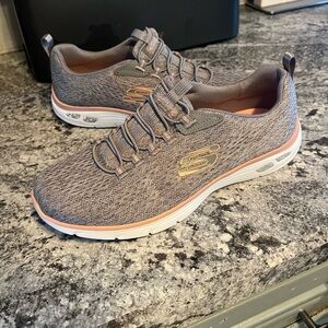 Skechers Ladies Grey/Coral Trainers 12824 NWOB Size 8